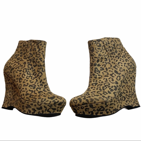 F21 Forever 21 Leopard Print Platform Wedge Boots - Picture 9 of 15